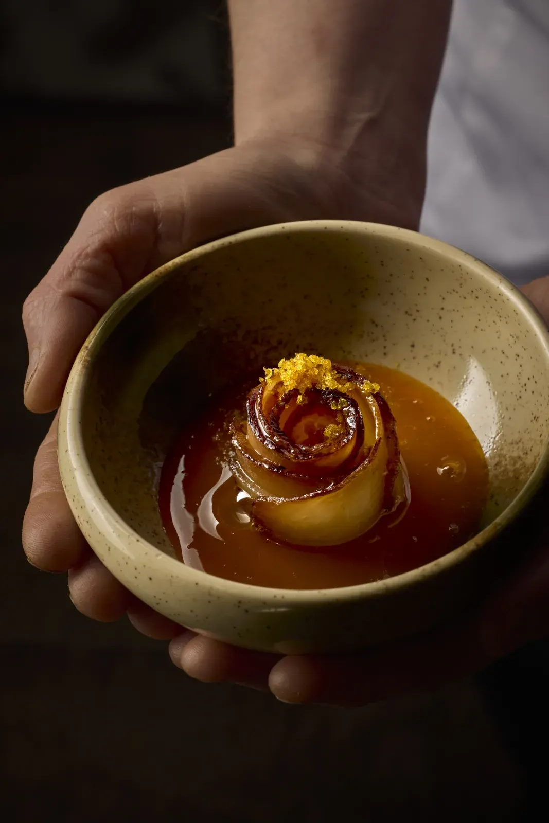 Kohlrabi rose in its juice, an example of Rodrigo de la Calle's gastrobotanical work